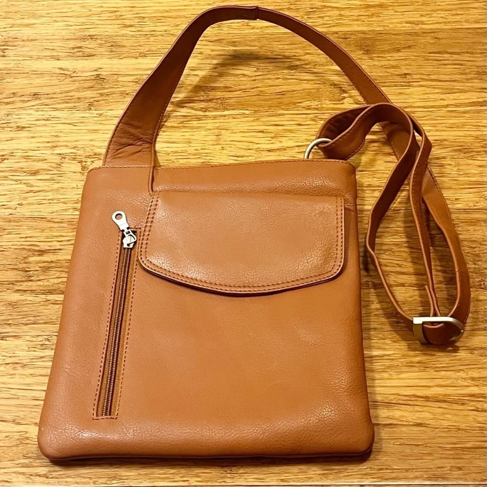 Paul & Taylor USA Caramel Brown Leather Crossbody Bag adjustable strap. Like new - Picture 2 of 12